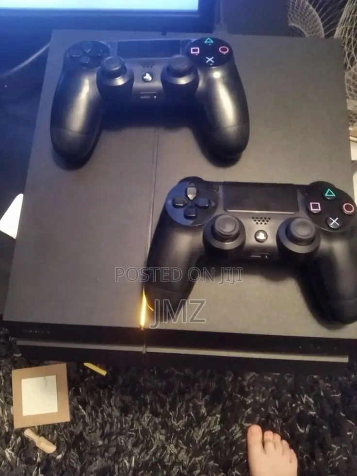 Fat Ps4 With 2 Joysticks , 500 Gb