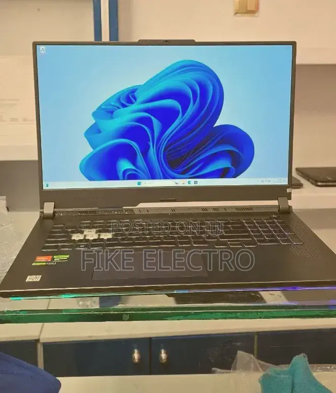 New Laptop Asus ROG Strix G17 16GB AMD Ryzen 9 SSD 1T