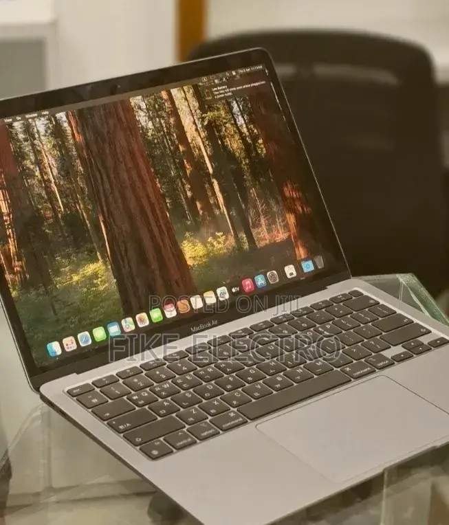 New Laptop Apple MacBook Air 2020 M1 8GB Apple M1 SSD 256GB