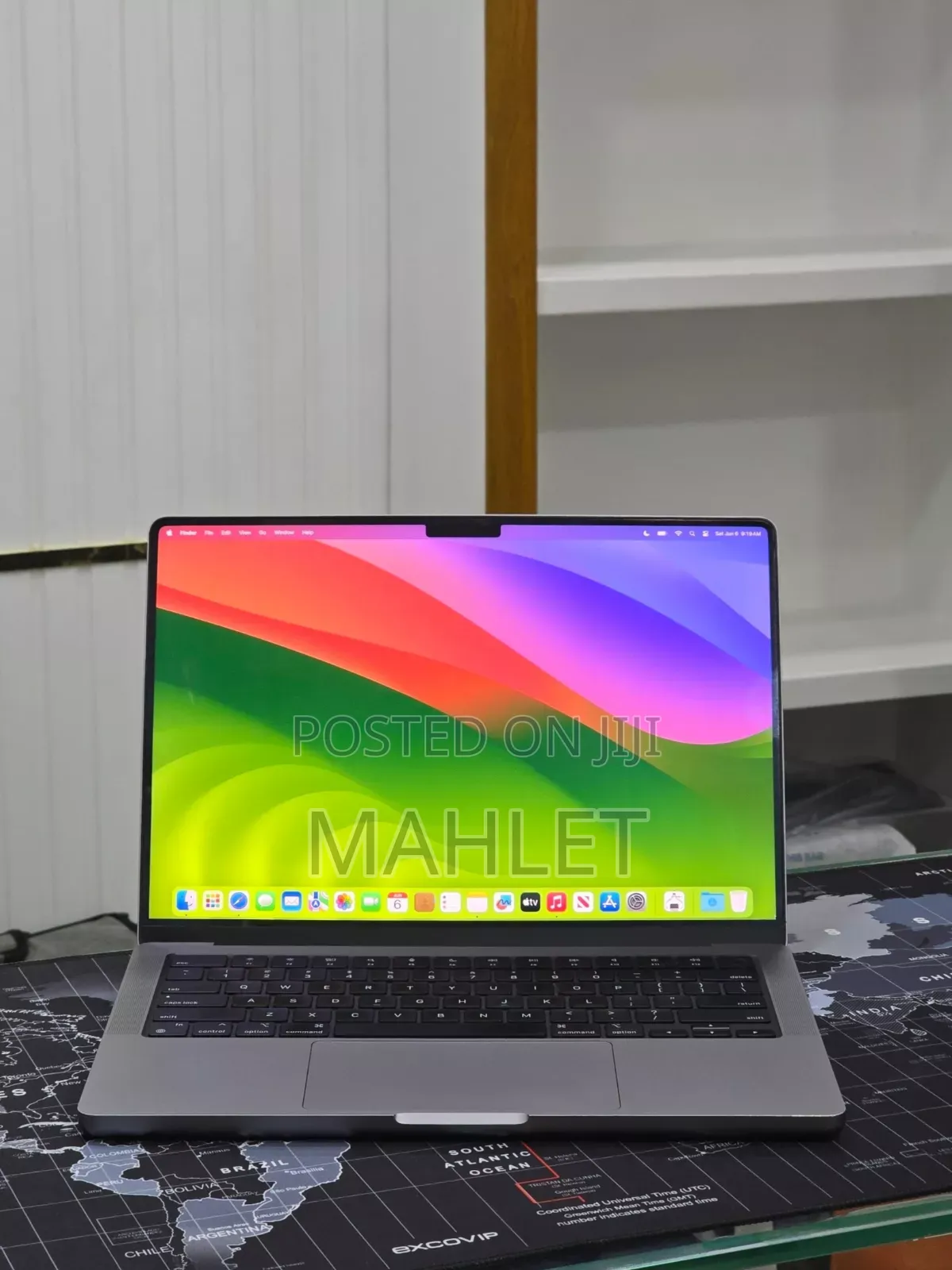 New Laptop Apple MacBook Pro 2023 M3 8GB Intel Core i7 SSD 512GB