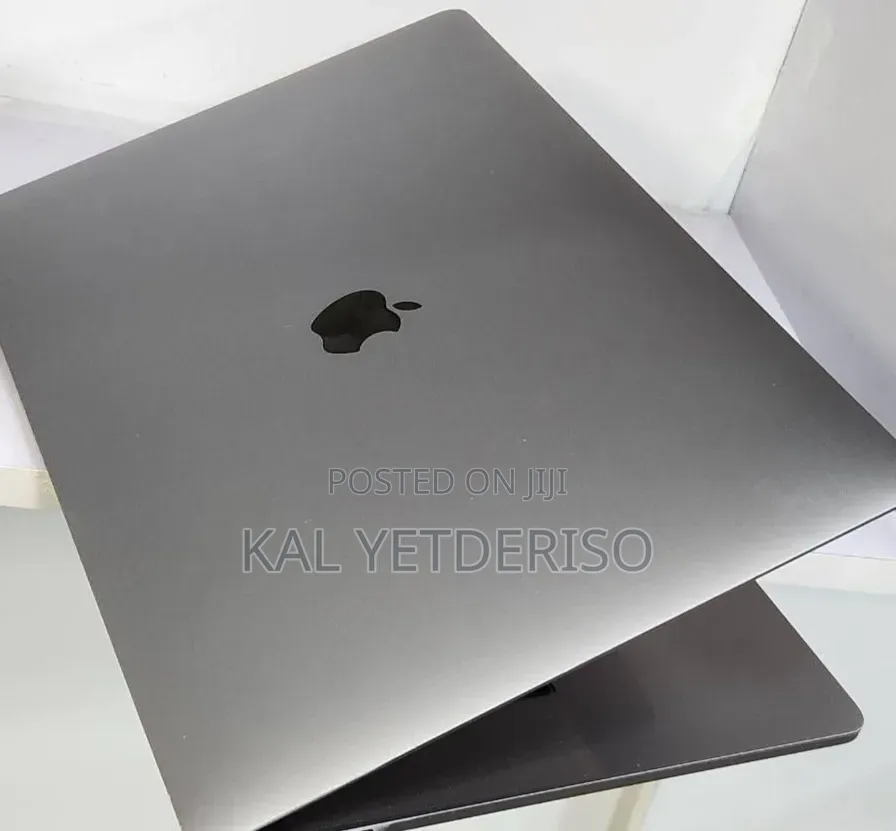 New Laptop Apple MacBook Pro 2019 16GB Intel Core i9 SSD 512GB