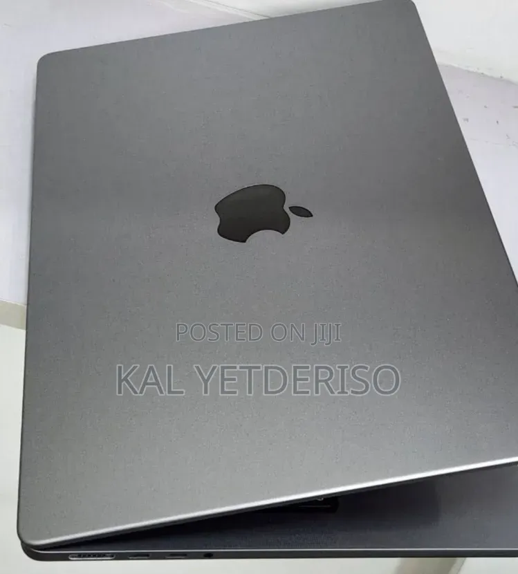 New Laptop Apple MacBook Pro 2019 16GB Intel Core i9 SSD 512GB