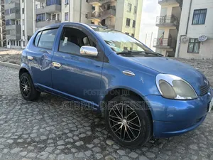 Toyota Vitz 2001 Blue