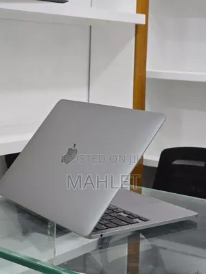 New Laptop Apple MacBook Pro 2020 M1 8GB Intel Core i7 SSD 512GB