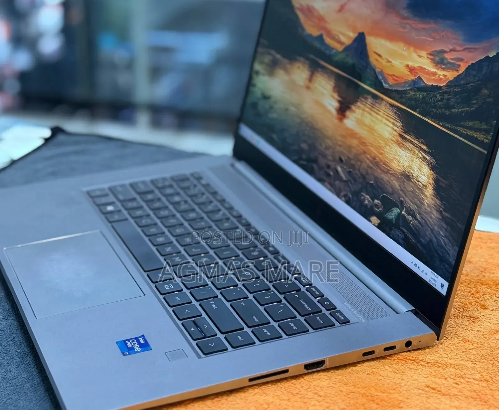 New Laptop HP ZBook Firefly G8 16GB Intel Core i7 SSD 512GB