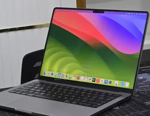 New Laptop Apple MacBook Pro 8GB Apple M3 SSD 512GB