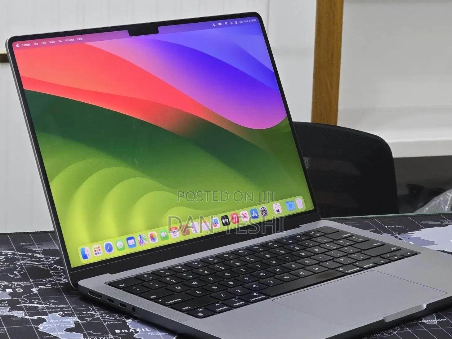 New Laptop Apple MacBook Pro 8GB Apple M3 SSD 512GB