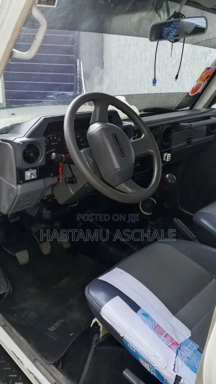 Toyota Land Cruiser 2009 White