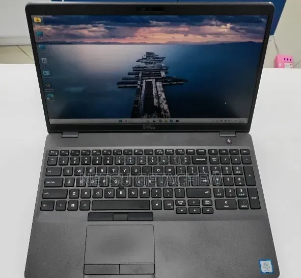 New Laptop Dell Precision 3541 16GB Intel Core i7 SSD 512GB
