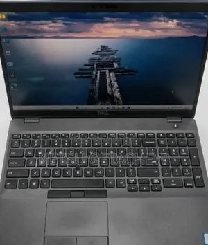 New Laptop Dell Precision 3541 16GB Intel Core i7 SSD 512GB