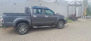 Toyota Hilux 2014 Black