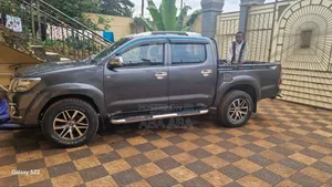 Toyota Hilux 2014 Black