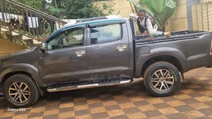 Toyota Hilux 2014 Black