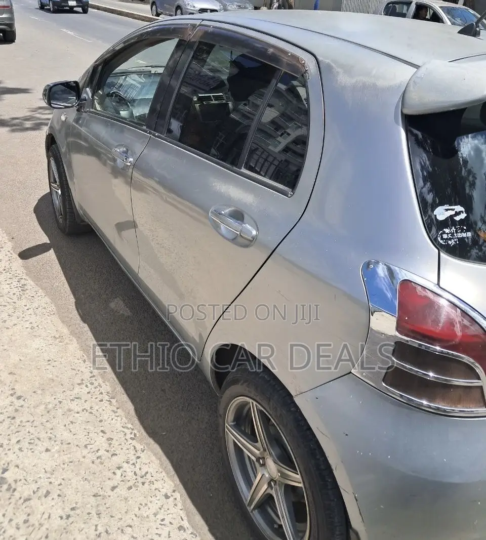 Toyota Yaris 2006 Gray
