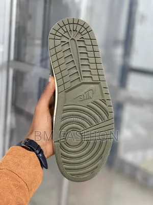 Air Jordan 1 Low-Top: Versatile Neutral Tones
