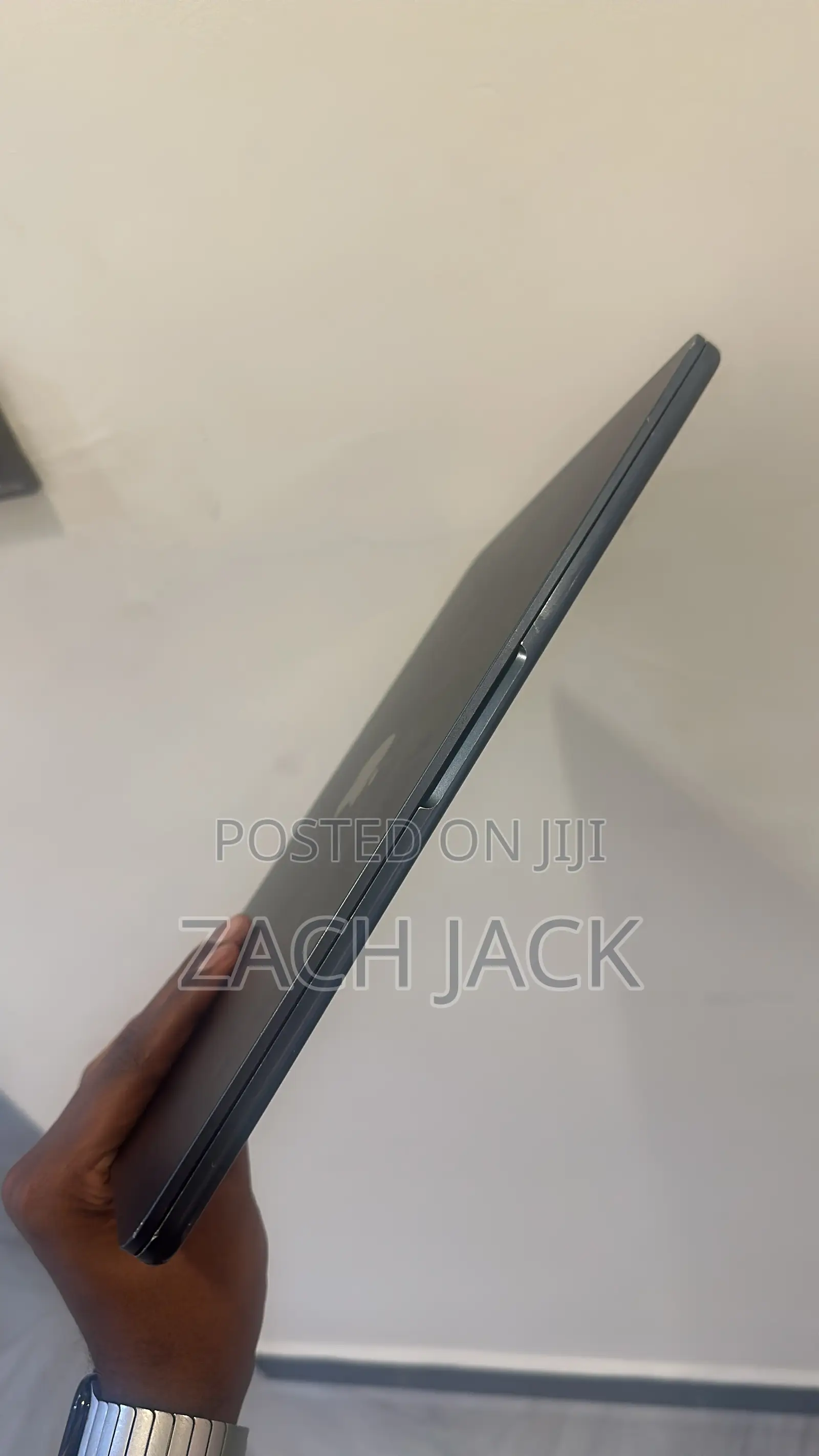 Laptop Apple MacBook Air 2022 M2 8GB Apple M2 SSD 256GB