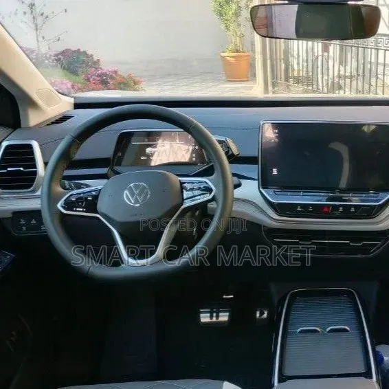 Volkswagen ID.6 2025 Gold