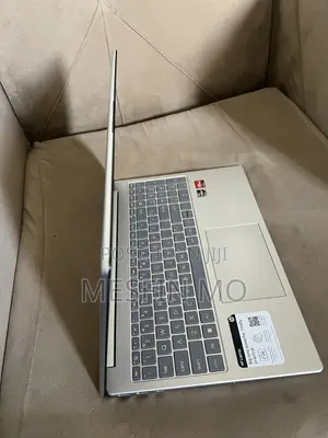 New Laptop HP 250 G10 8GB AMD Ryzen 5 SSD 512GB