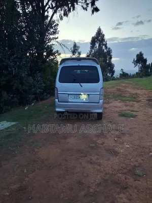 Suzuki Every 2005