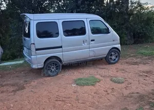 Suzuki Every 2005