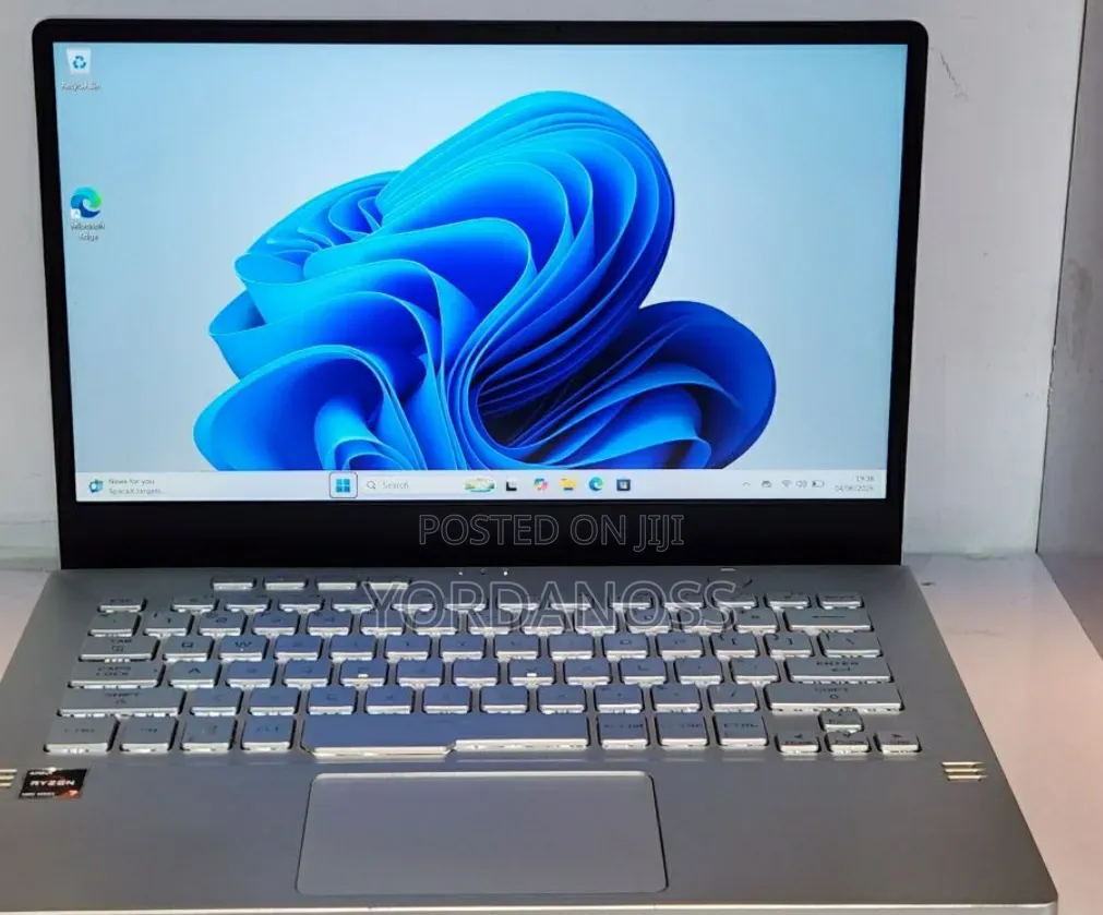 New Laptop Asus ROG Zephyrus G14 16GB AMD Ryzen 7 SSD 512GB