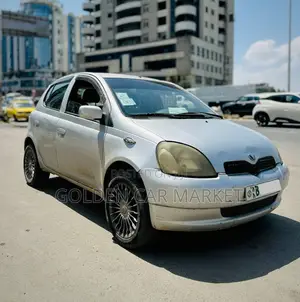 Toyota Vitz 2001 Silver