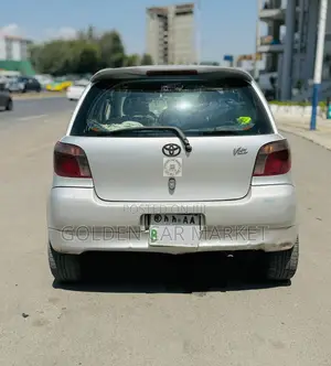 Toyota Vitz 2001 Silver