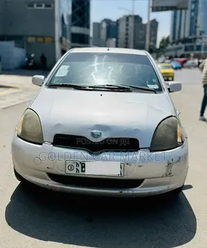 Toyota Vitz 2001 Silver