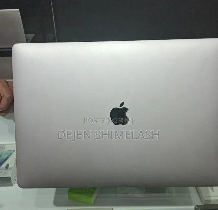 New Laptop Apple MacBook Pro 2019 32GB Intel Core i9 SSD 512GB