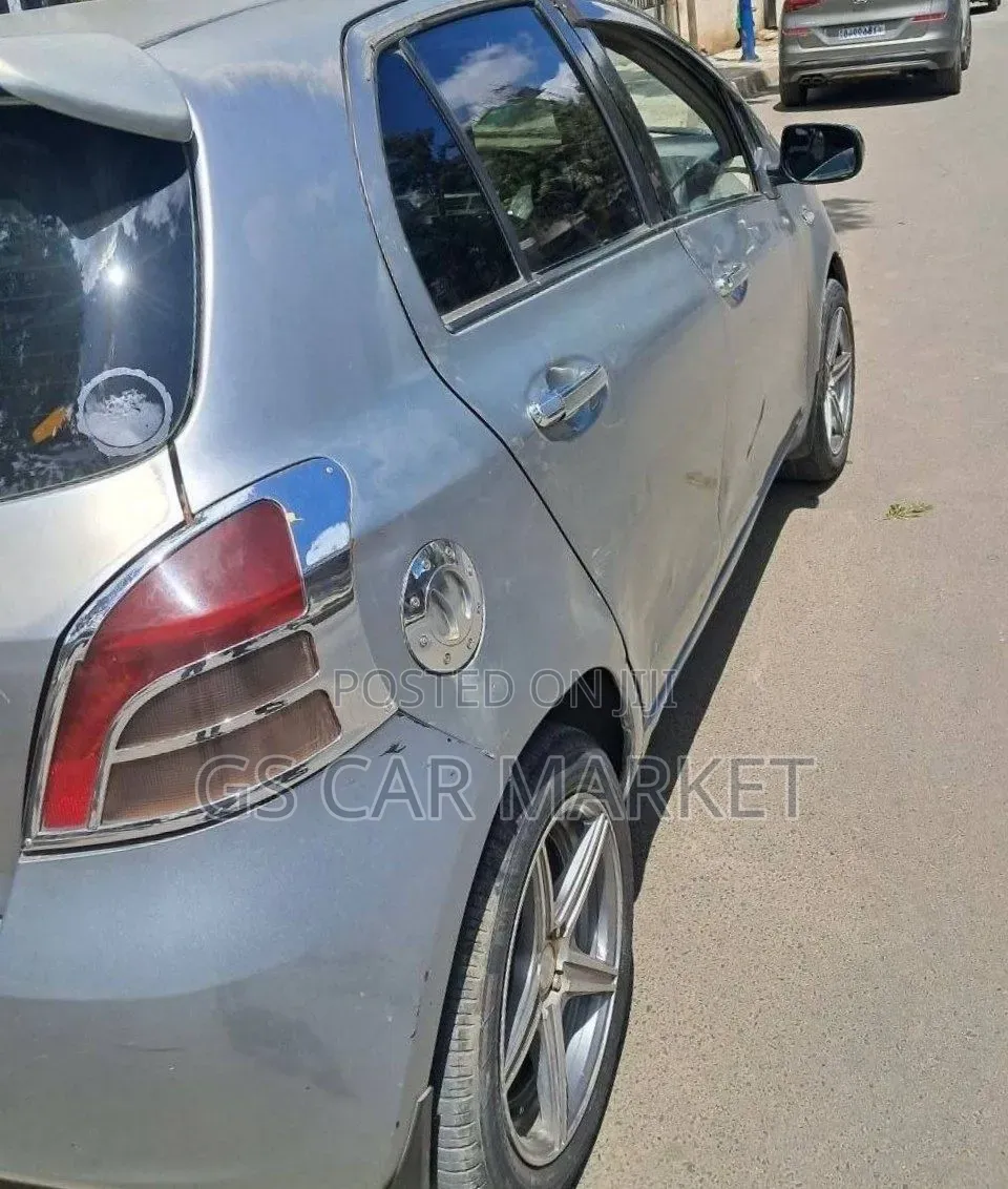 Toyota Yaris 2007 Gray