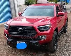 Toyota Tacoma 2018 Red