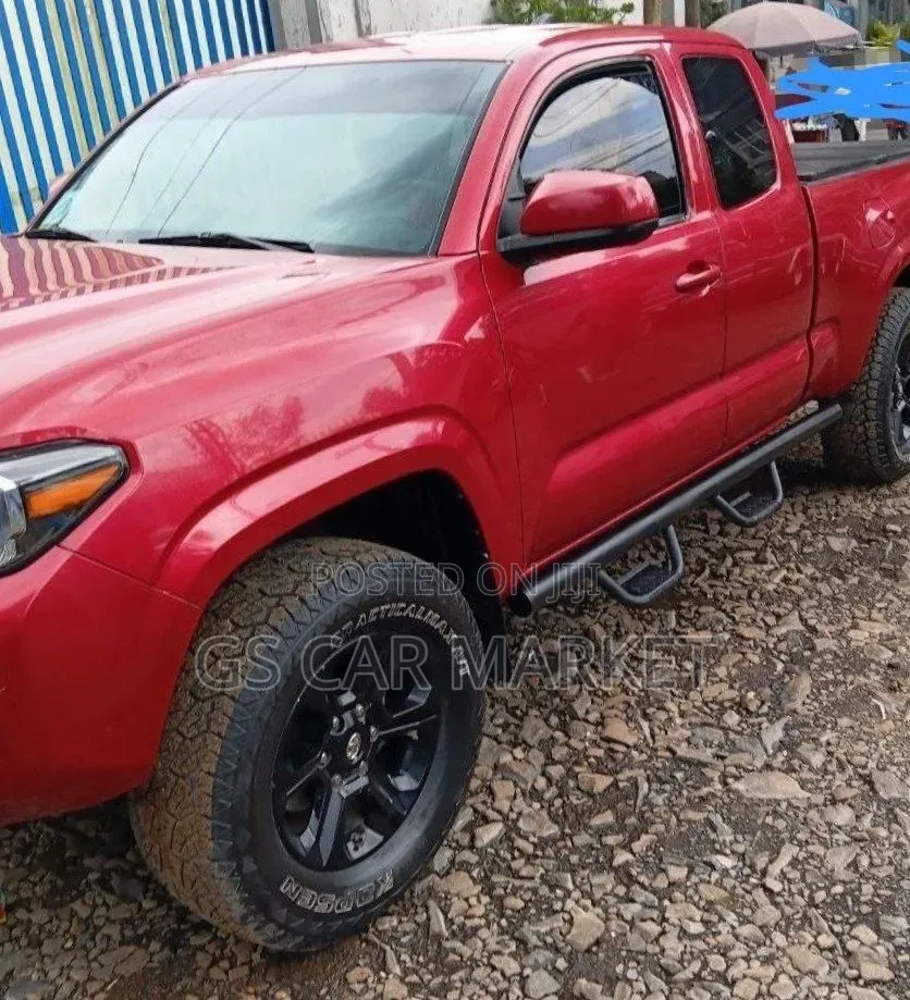Toyota Tacoma 2018 Red