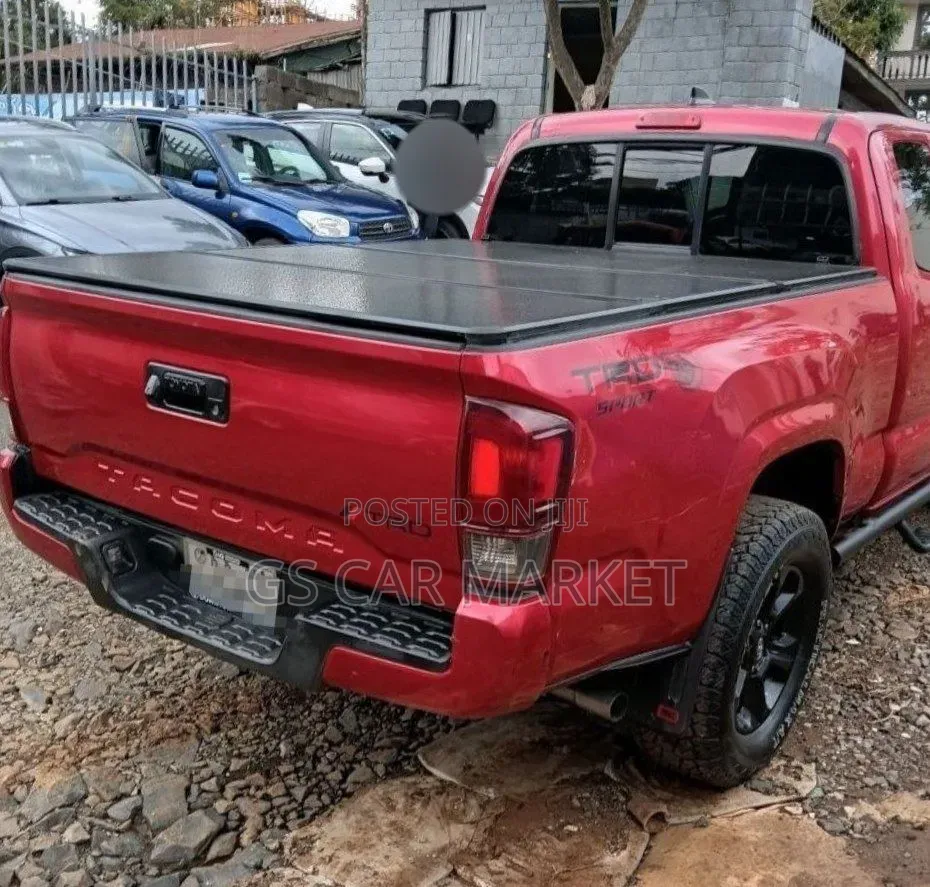 Toyota Tacoma 2018 Red