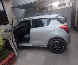 Suzuki Swift 2022 Silver
