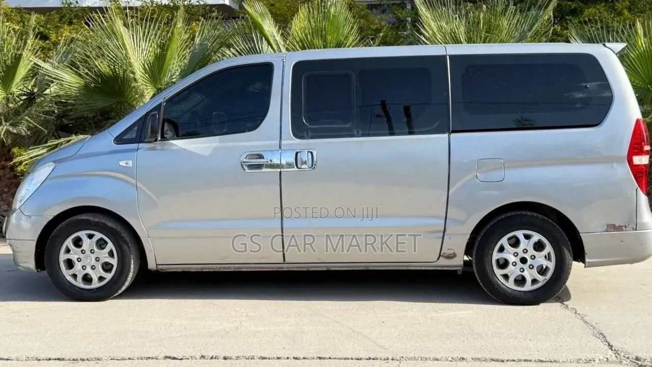 Hyundai Starex 2012 Grey