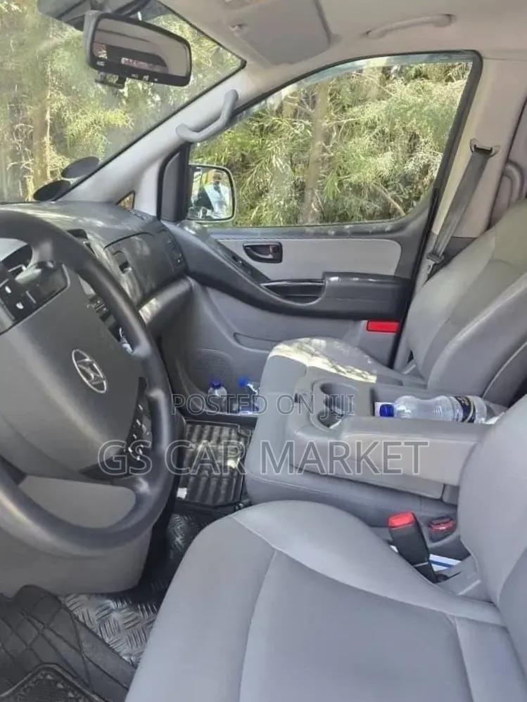 Hyundai Starex 2012 Grey