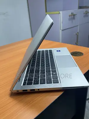 New Laptop HP EliteBook 830 16GB Intel Core i7 SSD 512GB