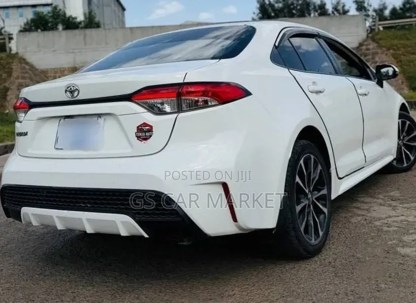 Toyota Corolla 2022 White