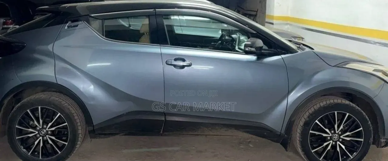 Toyota C-HR 2020 Gray