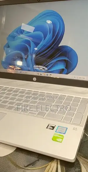New Laptop HP Pavilion 15 8GB Intel Core i5 SSD 512GB