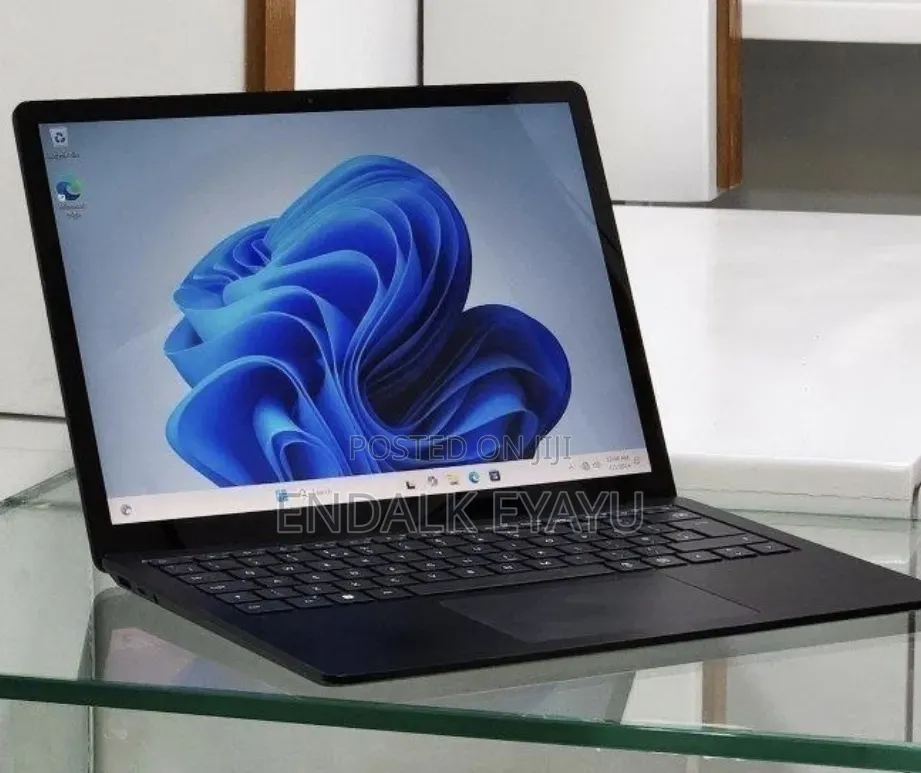New Laptop Microsoft Surface Laptop 4 16GB Intel Core i7 SSD 512GB