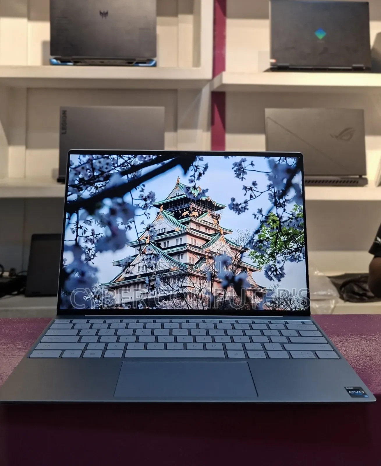New Laptop Dell XPS 13 8GB Intel Core i5 SSD 256GB