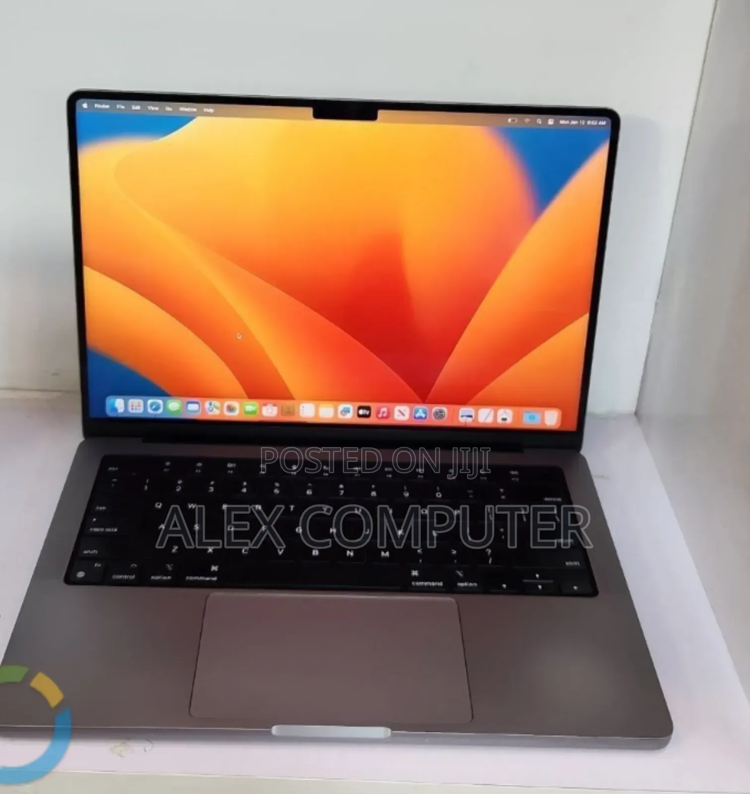 New Laptop Apple MacBook Pro 2023 M3 8GB Apple M3 SSD 512GB