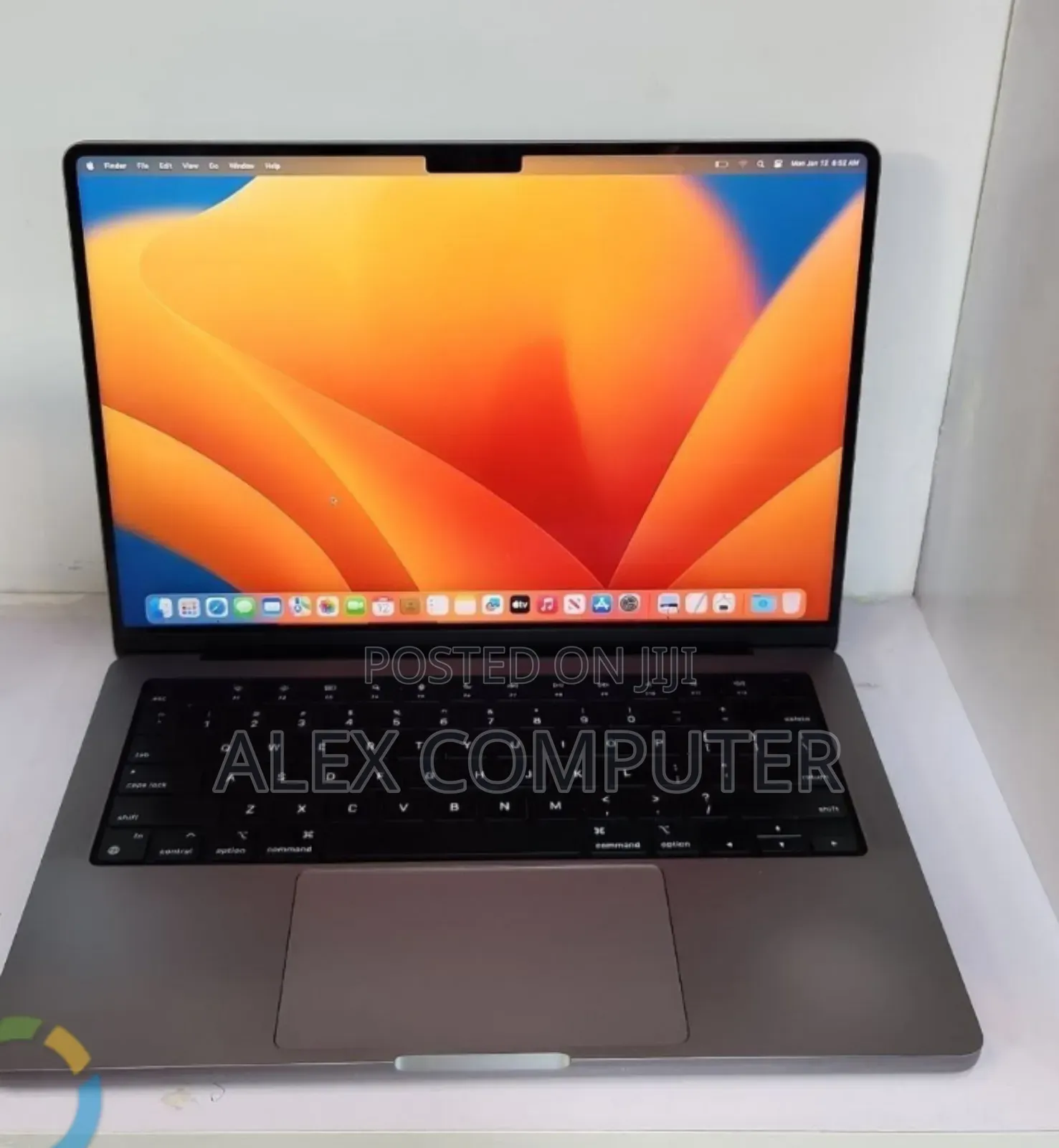 New Laptop Apple MacBook Pro 2023 M3 8GB Apple M3 SSD 512GB