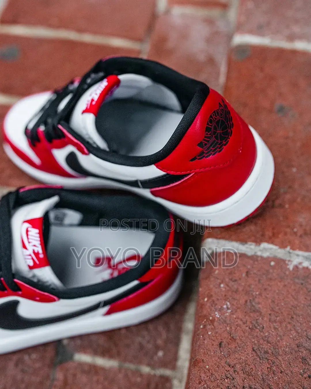 Air Jordan 1 Low Og "Chicago" Vibrant Varsity Red, Black,White