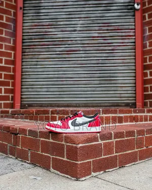 Air Jordan 1 Low Og "Chicago" Vibrant Varsity Red, Black,White