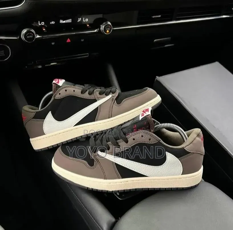 Nike Air Jordan 1 Low X Travis Scott in Mocha,