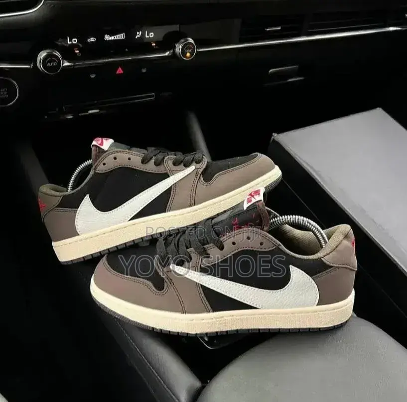 Nike Air Jordan 1 Low X Travis Scott in Mocha,