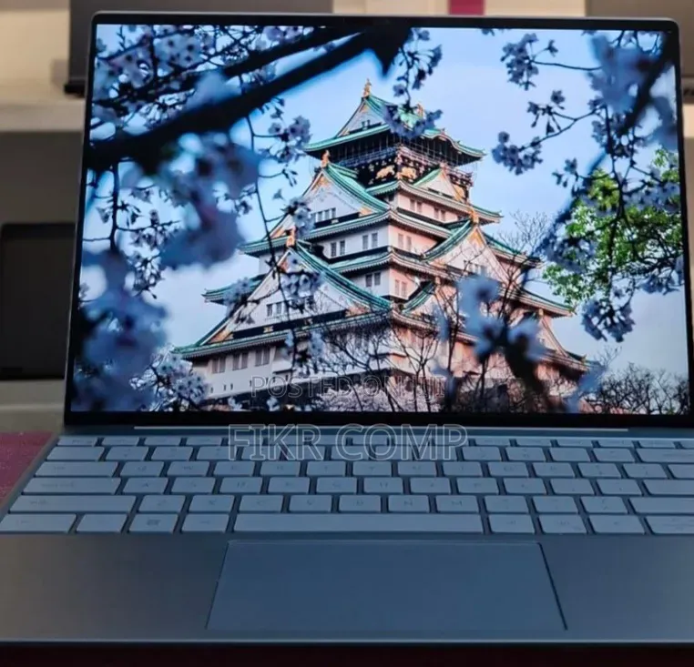 New Laptop Dell XPS 13 8GB Intel Core i5 SSD 256GB
