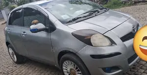 Toyota Yaris 2010 Silver
